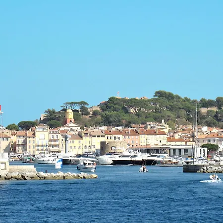 Daire Superb 3 Bedroom On The Port By Interhome
