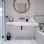 Superb 3 Bedroom On The Port By Interhome 公寓 圣特罗佩