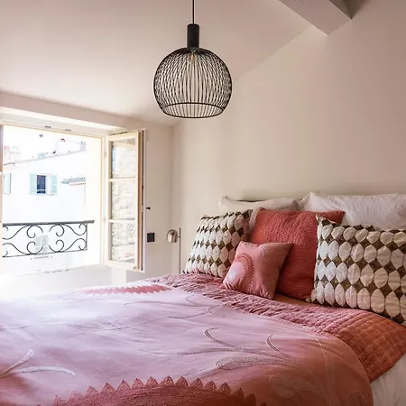 Superb 3 Bedroom On The Port By Interhome Saint-Tropez