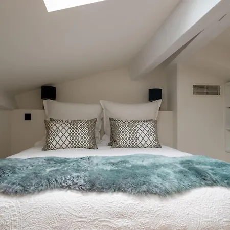 Apartament Superb 3 Bedroom On The Port By Interhome