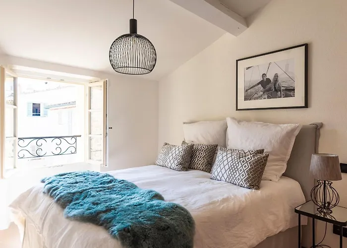 Superb 3 Bedroom On The Port By Interhome * Saint-Tropez