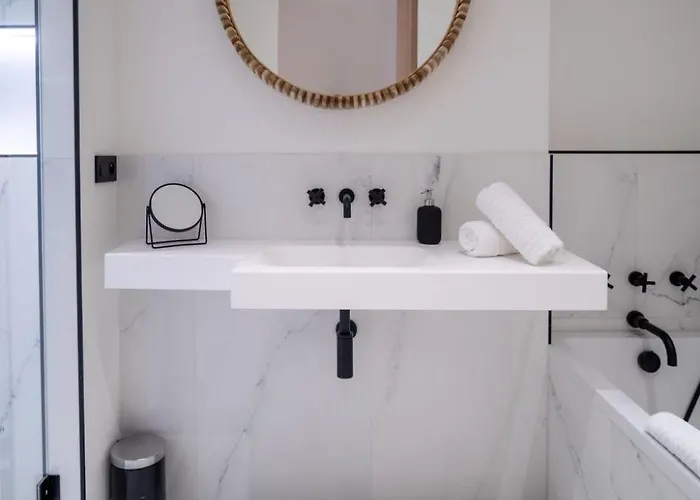 Superb 3 Bedroom On The Port By Interhome Appartement Saint-Tropez